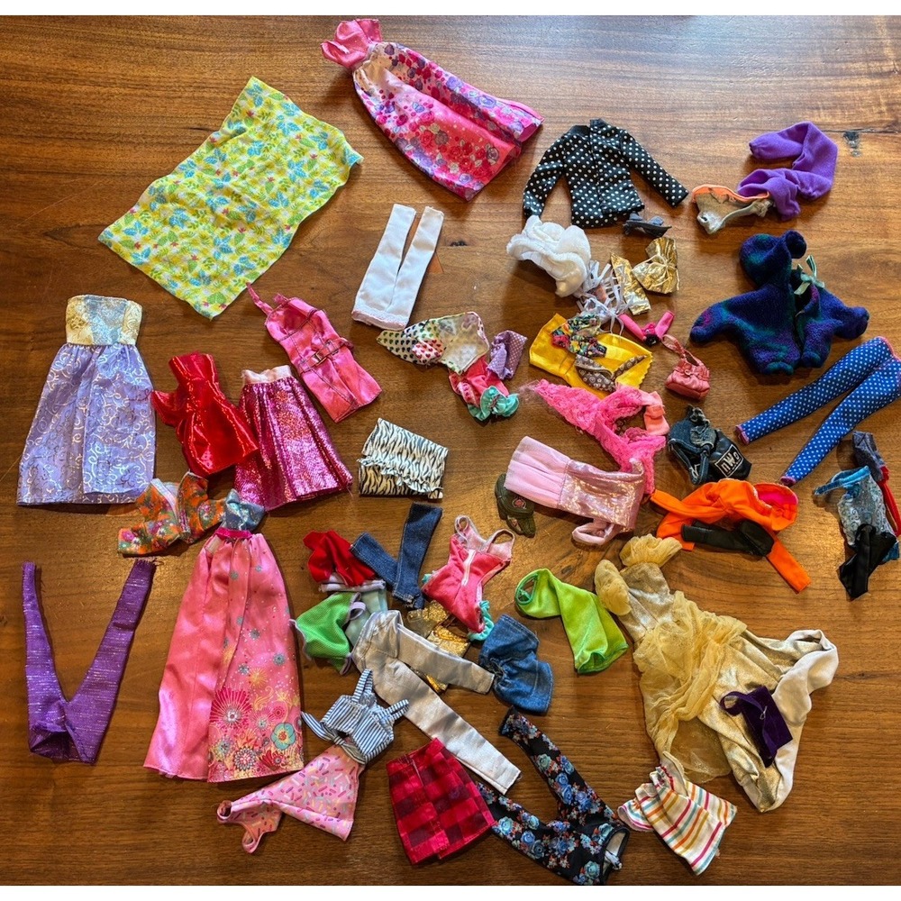 Lot Of Vintage Barbie & Friends '70s-'80s Clothes